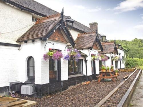 The May Garland Inn Hellingly Dış mekan fotoğraf