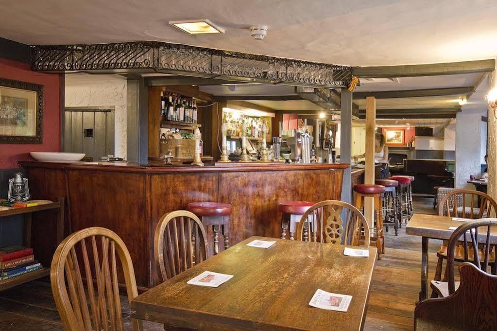 The May Garland Inn Hellingly Dış mekan fotoğraf